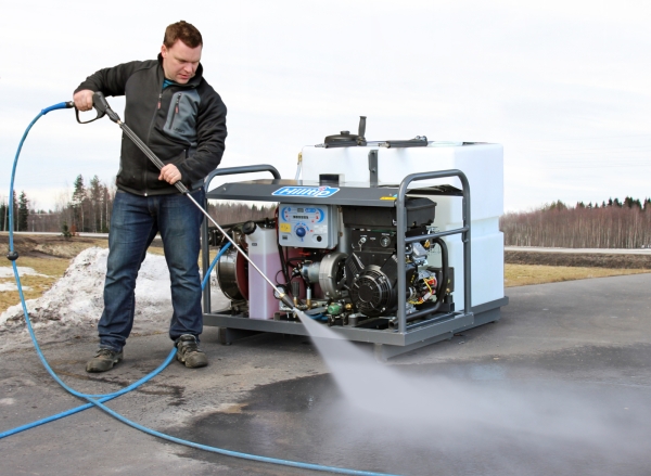 mobile hot water pressure washer JET-IT by HILLTIP